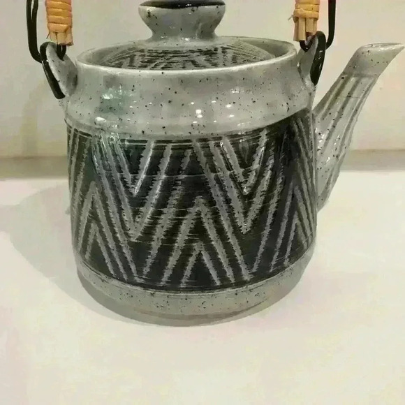 COPY - Ceramic Gray Teapot Made in Japan - Picture 4 of 10